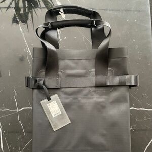 Rains Arid Tote Bag NWT